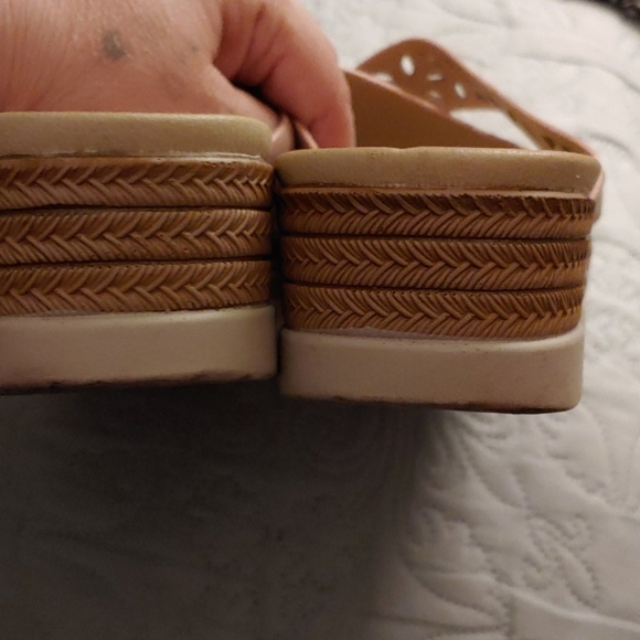 Sandalsl - Picture 4 of 5